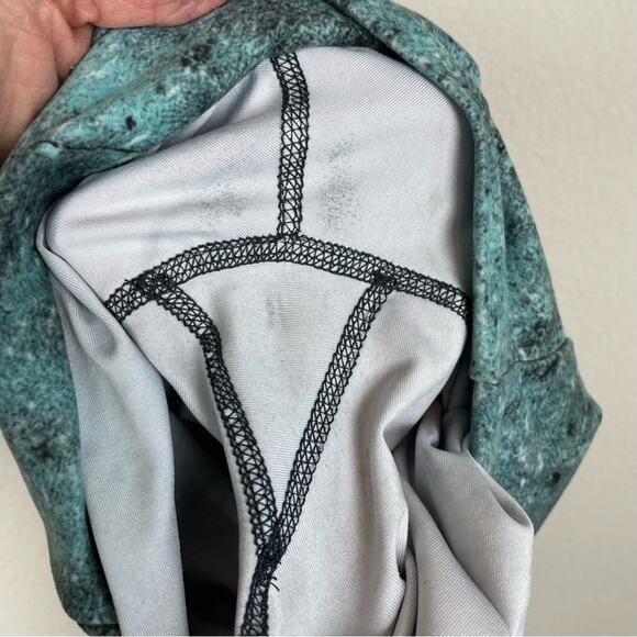 Evolution of Creation Gray Green Geometric Floral Leggings Medium - Picture 7 of 7